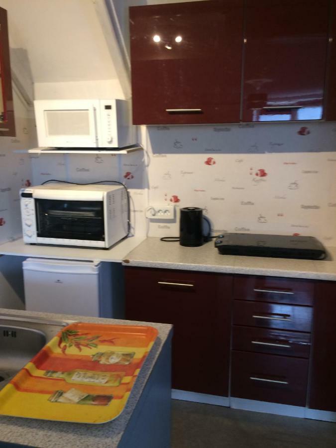 895 Alexis Jaubert Apartamento Saint-Pantaléon-de-Larche Exterior foto